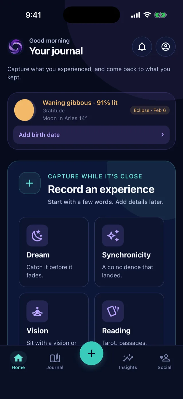 The app's home screen: tonight's moon phase, and the four kinds of experience you can record - dream, synchronicity, vision, and reading.